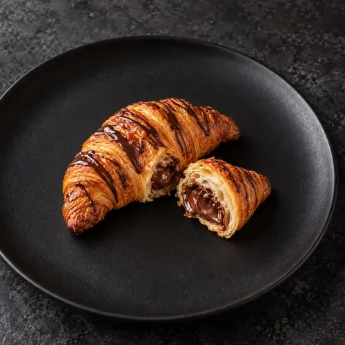 Croissant cu ciocolată