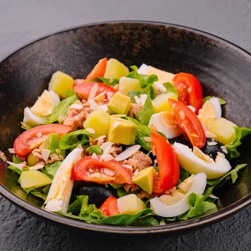 Salată Nisuaz